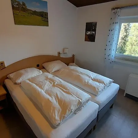 Schoenes Mit Panoramablick Auf Den Und Auf Bewaldeten Huegel Am Stausee Bitburg * Biersdorf am See