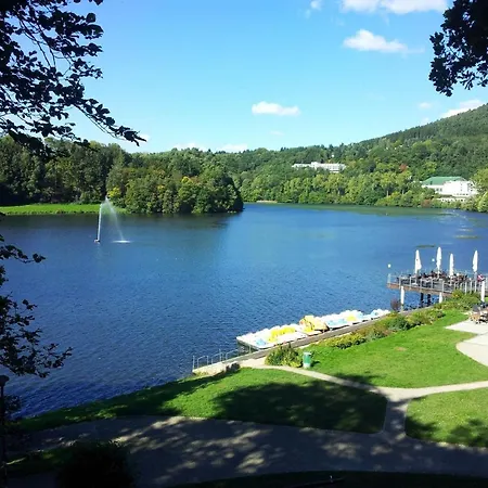 Schoenes Mit Panoramablick Auf Den Und Auf Bewaldeten Huegel Am Stausee Bitburg *