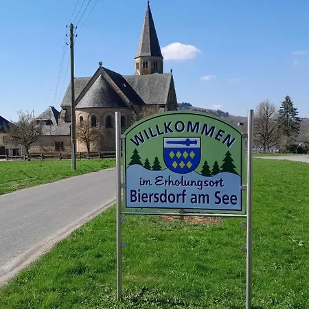 Schoenes Mit Panoramablick Auf Den Und Auf Bewaldeten Huegel Am Stausee Bitburg Holiday home Biersdorf am See